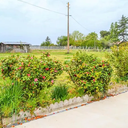 Prázdninový dům 2 Bedroom Awesome In Langon (Gironde)