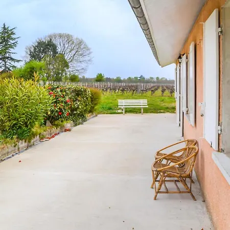 Prázdninový dům 2 Bedroom Awesome In Langon (Gironde)